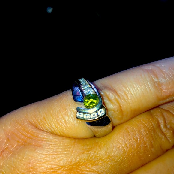 CZ diamond & green two tone ring Thailand - Picture 2 of 16